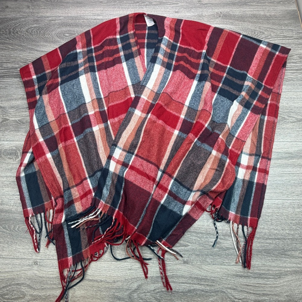 Woolrich Womens One Size Tartan Plaid Ruana Poncho Wrap Red Black Fringe Shawl